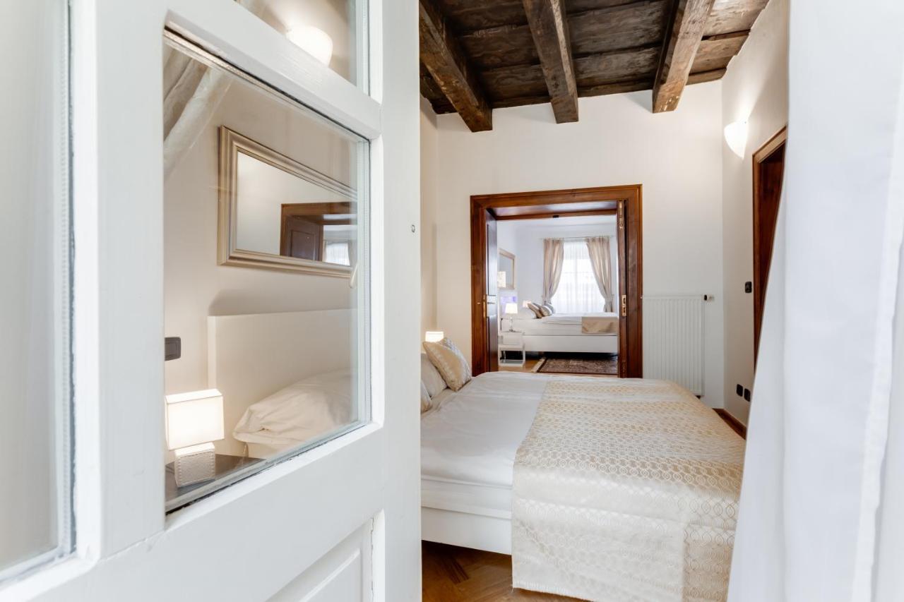 Apartamento Charles Bridge Royal - Castle District Praga