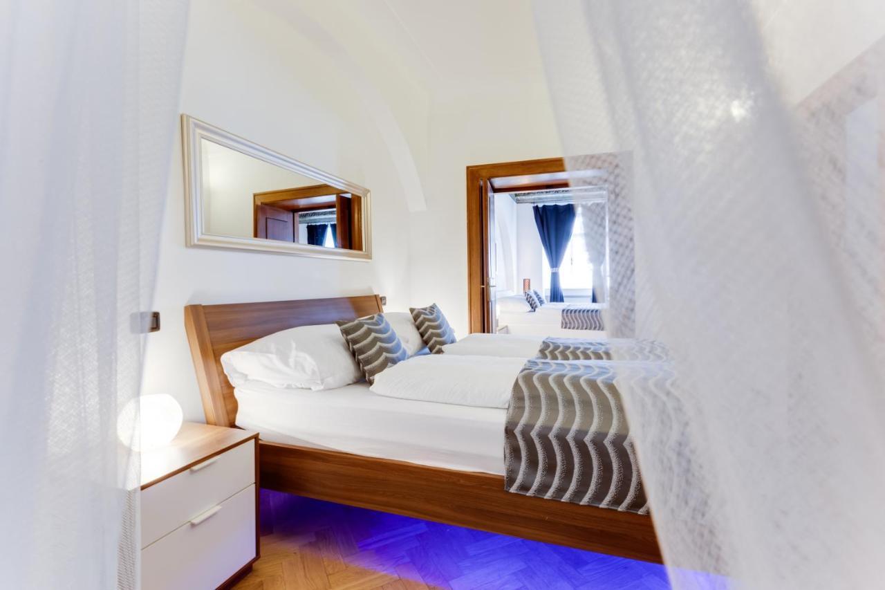 Apartamento Charles Bridge Royal - Castle District Praga